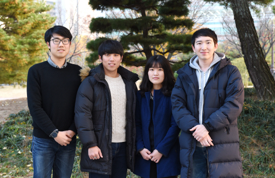 부경대학교 박수호(왼쪽부터)·김흥민·황도현·김범규 씨가 국제학술대회에서 우수논문상을 받았다./사진제공=부경대학교