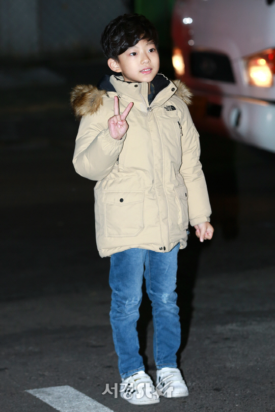 배우 정지훈이 1일 오후 서울 영등포구 한 음식점에서 열린 MBC 금요 드라마 ‘보그맘’ 종방연에 참석해 포토타임을 갖고 있다.