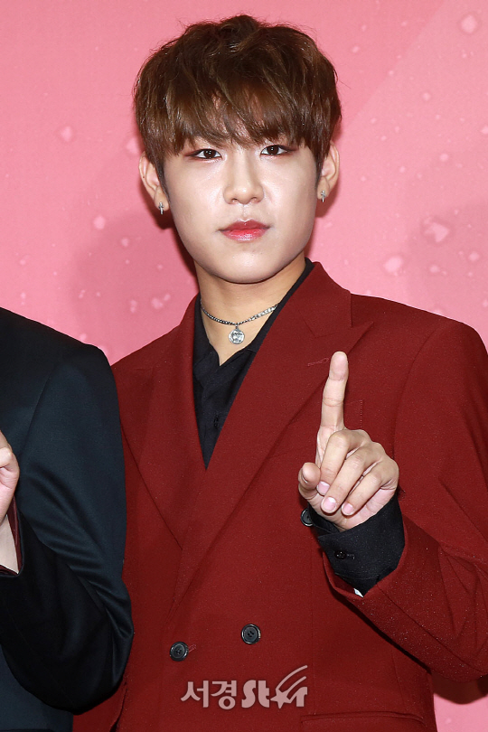 워너원 박우진, 멍뭉美 뿜뿜! (2017 멜론뮤직어워드)