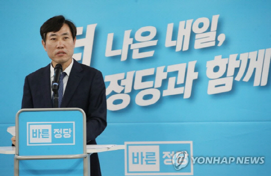 하태경 바른정당 최고위원이 “자유한국당과의 통합논의는 사실상 될 수 없다”는 입장을 밝혔다./연합뉴스