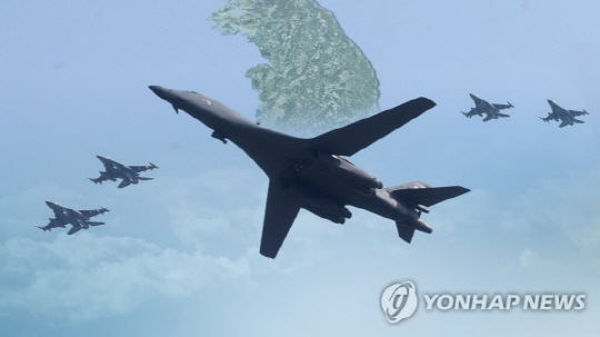 B-1B 편대가 6일 한반도 상공에서 한미 연합 공중훈련에 참가할 예정이다./연합뉴스