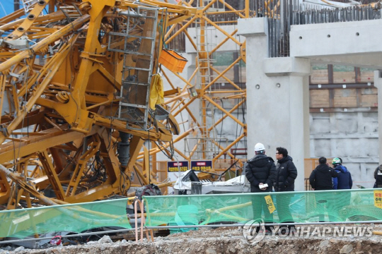 ‘용인 크레인 사고’ ... 공사현장서 타워크레인 넘어져 근로자 7명 사상