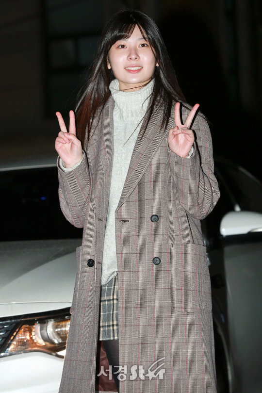 배우 송수현이 10일 오후 서울 강남구 한 음식점에서 열린 OCN 주말 드라마 ‘블랙’ 종방연에 참석해 포토타임을 갖고 있다.