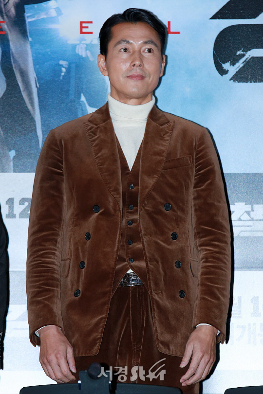 배우 정우성이 11일 오후 서울 용산구 CGV 용산아이파크몰에서 열린 영화 ‘강철비’ 언론시사회에 참석했다.
