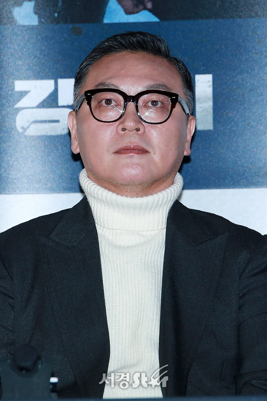 배우 김의성이 11일 오후 서울 용산구 CGV 용산아이파크몰에서 열린 영화 ‘강철비’ 언론시사회에 참석했다.