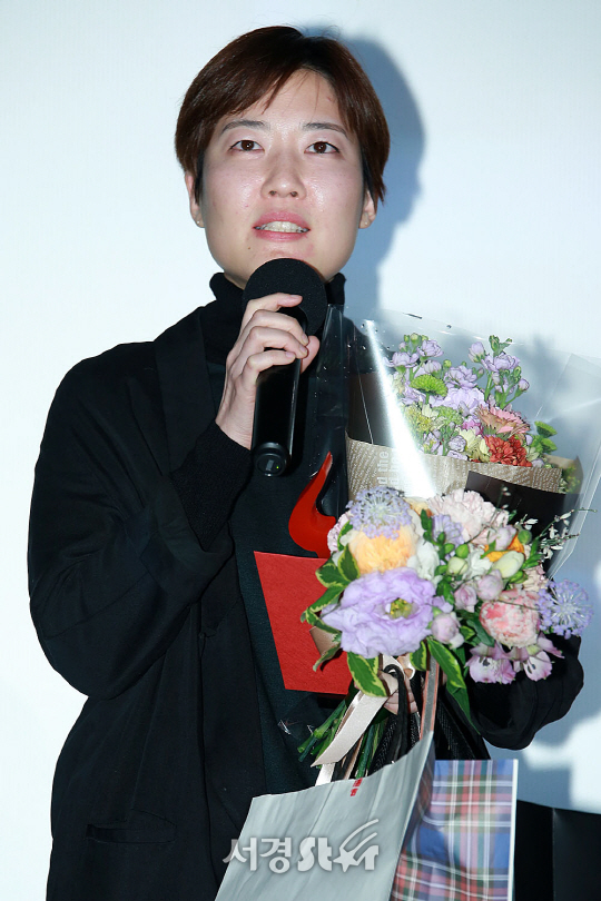 영화 ‘야근 대신 뜨개질’의 박소현 감독이 12일 오후 서울 중구 CGV 명동역 씨네라이브러리에서 열린 2017 여성영화인축제의 ‘올해의 여성영화인상’ 시상식에 참석했다.