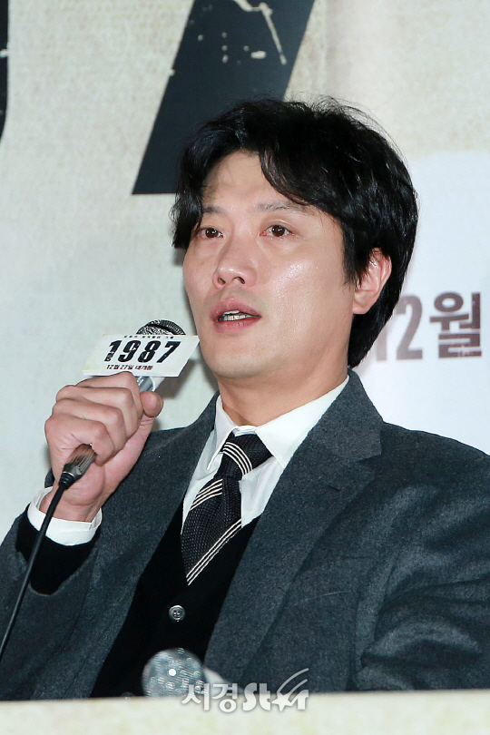 배우 박희순이 13일 오후 용산구 CGV용산아이파크몰에서 열린 영화 ‘1987’ 언론시사회에 참석했다.