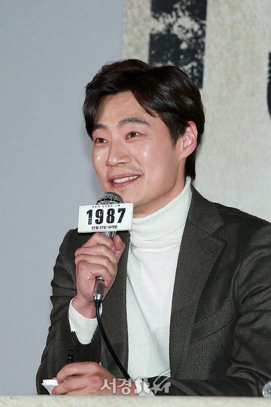 [현장] ‘1987’ 이희준 “시나리오 보고 촛불집회까지 나갔다”