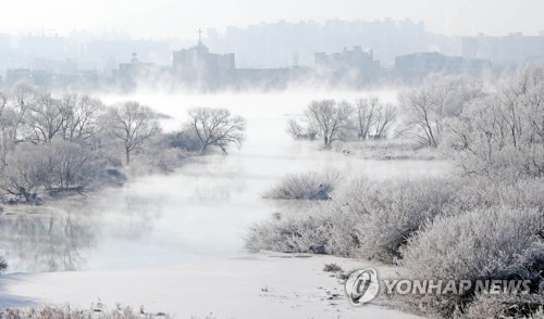 최강 한파에 춘천 소양강 ‘상고대’ 절정…이국적 풍경 ‘감탄’