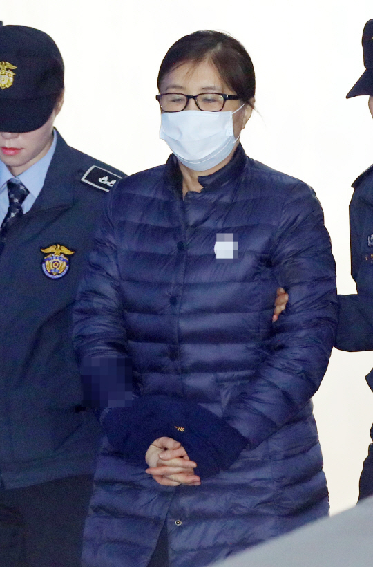 '국정농단의 시작과 끝'...檢, 25년 구형에 최순실 '아아아악'