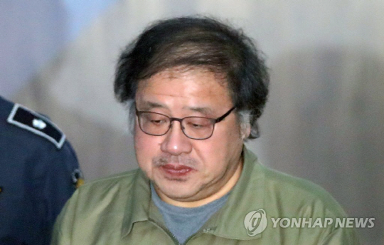 검찰 ‘국정농단 공모’ 안종범 전 수석 징역 6년 구형(속보)