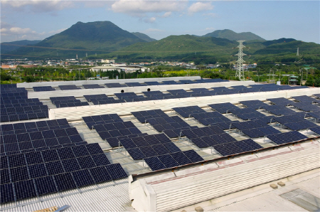 부산교통공사가 부산 최대 규모인 4MW급 태양광 에너지저장장치를 가동한다. 1.7MW급 노포차량기지 태양광 발전소./사진제공=부산교통공사