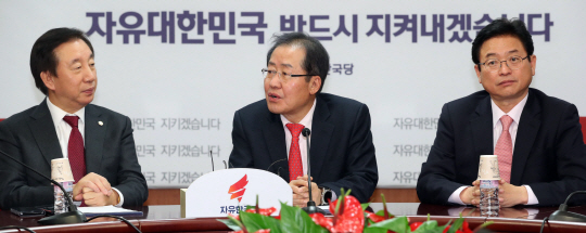 한국당, 당무감사 50~55점 미만 당협위원장 교체…30% 물갈이