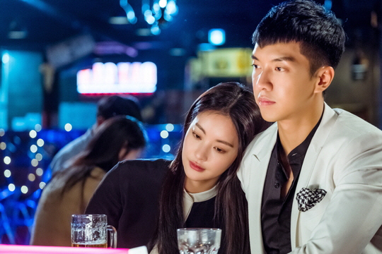 이승기-오연서, tvN 화유기로 안방극장 복귀 ... 달달한 ‘어깨 베개 데이트’ 공개