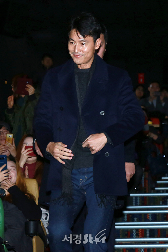 배우 정우성이 16일 오후 서울 강남구 메가박스 코엑스에서 열린 영화 ‘강철비’ 무대인사에 참석했다.