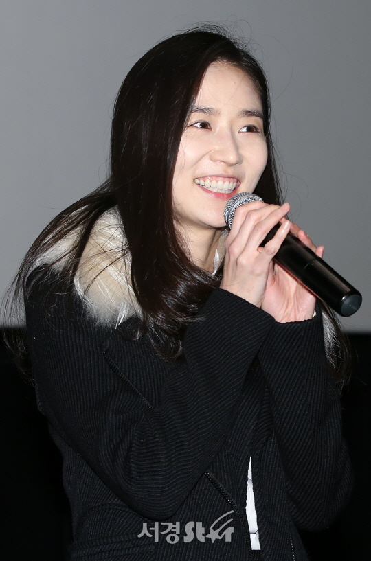 배우 안미나가 18일 오후 서울 서초구 메가박스 센트럴에서 진행된 영화 ‘강철비’ 무대인사 행사에 참석해 관객과의 시간을 갖고 있다.