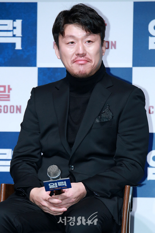 배우 김민재가 19일 오전 서울 강남구 압구정 CGV에서 열린 영화 ‘염력’ 제작보고회에 참석했다.