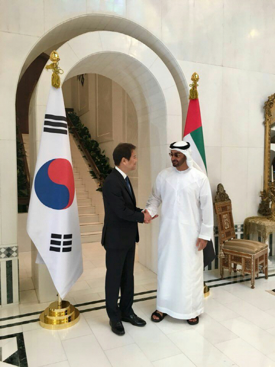 靑 “임종석 UAE 방문은 파트너십 강화 목적” 재차 해명