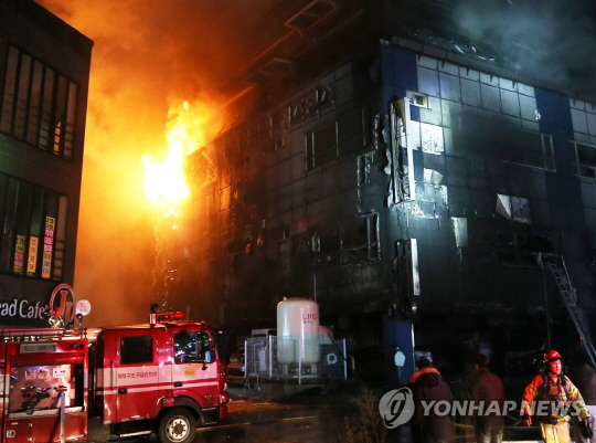 제천 스포츠센터 화재 사망자 20명으로 늘어…사우나 갇혀 참변