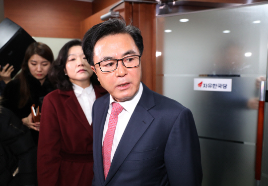 한국당, 서청원·유기준 등 62명 당협위원장 자격 박탈