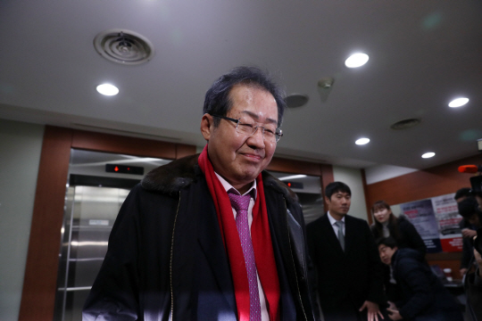 ‘성완종 리스트’ 의혹을 받던 홍준표 자유한국당 의원이 대법원에서 무죄를 선고 받았다./연합뉴스
