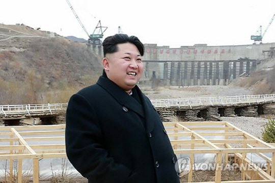 외교부는 26일 미국 재무부가 서해상 북·중 유류 밀거래를 포착한 위성 사진을 공개했다는 최근 보도에 대해 “(유류 밀거래와 관련해) 현재 안보리 제재위원회에서 관련 논의가 진행되고 있다”고 밝혔다. /연합뉴스