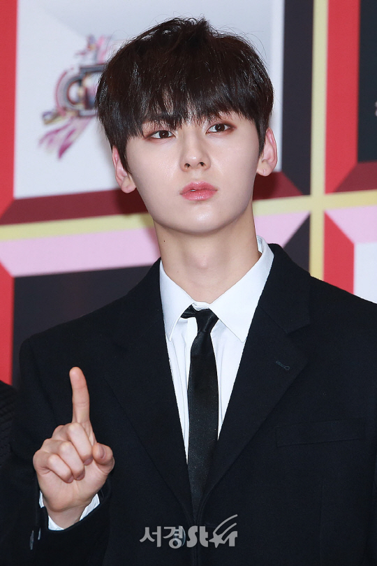 워너원 황민현, 심쿵 비주얼! (2017 KBS가요대축제)