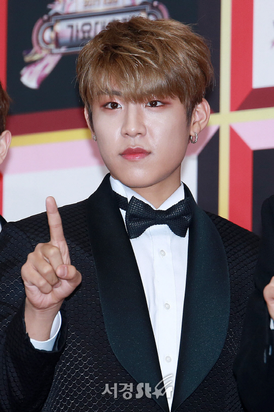 워너원 박우진, 멍뭉美 가득한 이목구비! (2017 KBS가요대축제)