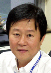 김동욱 교수