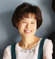 모두가 은퇴를 생각하는 나이 60세에 새 꿈에 한발 더 다가서고 있는 강혜선씨. 그는 “70세까지 상담사를 계속하고 싶다”며 제2의 삶에 대한 포부를 밝혔다.