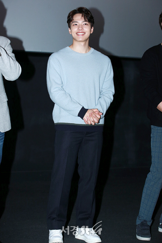 배우 여진구가 6일 오후 서울 영등포구 CGV영등포에서 열린 영화 ‘1987’ 무대인사에 참석했다.