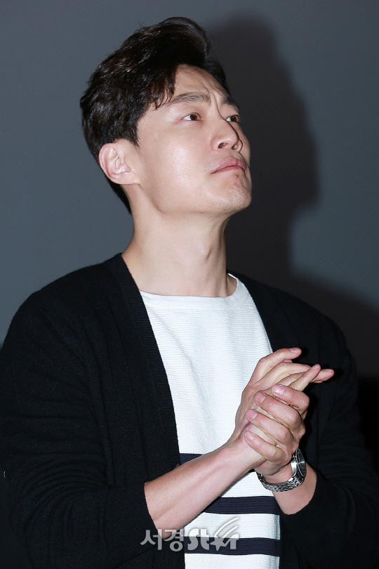 배우 이희준이 6일 오후 서울 영등포구 CGV영등포에서 열린 영화 ‘1987’ 무대인사에 참석했다.