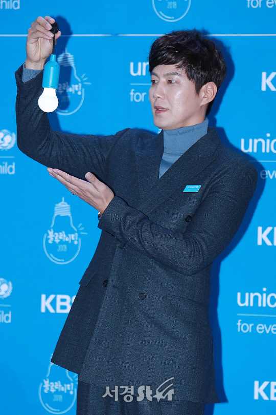 배우 류진이 6일 오후 서울 영등포구 여의도동 KBS홀 3층 TV공개홀 앞에서 열린 ‘유니세프 제 2회 블루라이팅 페스티벌’에 참석했다.