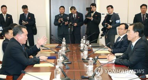 남북회담서 서해 군 통신선 복원 시점 놓고 설전