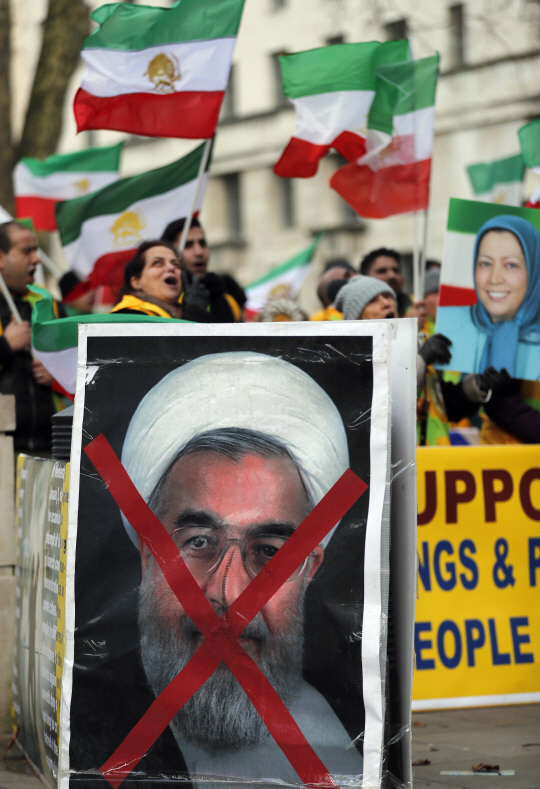 영국 런던으로 번진 이란 반정부 시위/런던=AP연합뉴스