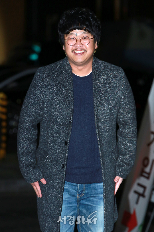 배우 김한종이 19일 오후 서울 영등포구 한 음식점에서 열린 tvn 수목드라마 ‘슬기로운 감빵생활’ 종방연에 참석하고 있다.