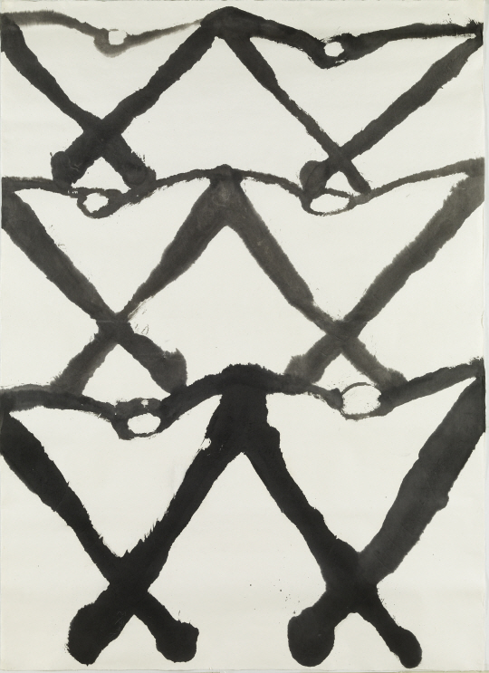 서세옥 ‘춤추는 사람들’ 1990년대, 닥지에 수묵, 240.5x172cm /사진제공=국립현대미술관