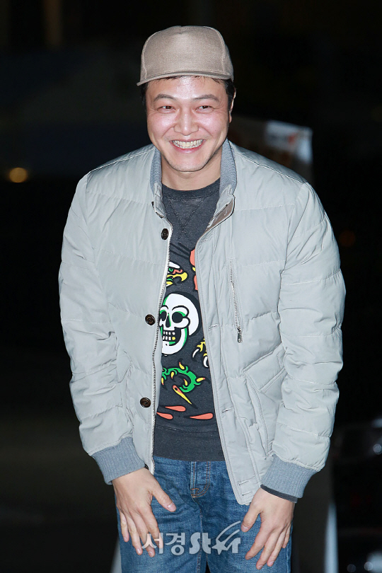 배우 정웅인이 19일 오후 서울 영등포구 한 음식점에서 열린 tvn 수목드라마 ‘슬기로운 감빵생활’ 종방연에 참석하고 있다.