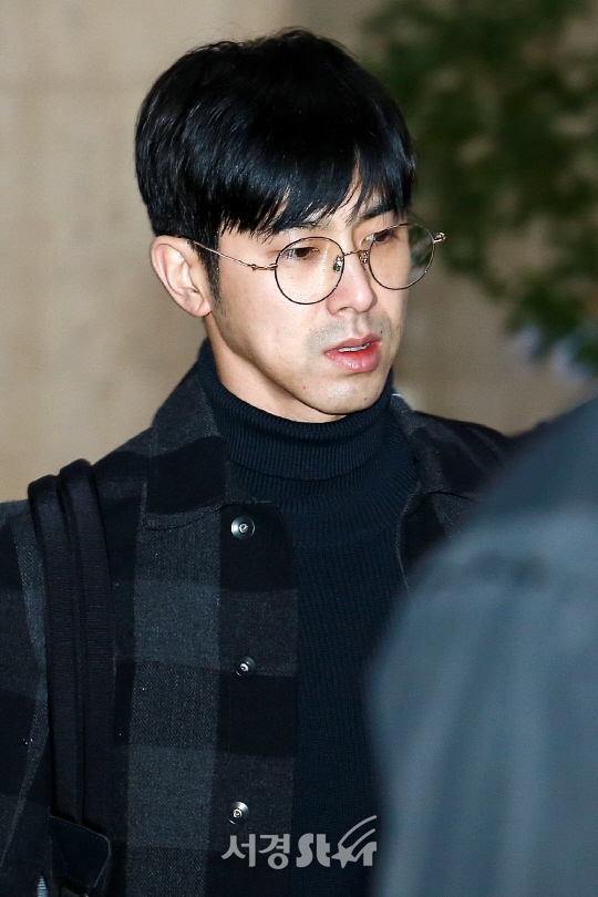 동방신기 멤버 유노윤호가 22일 오후 서울 강서구 방화동 김포국제공항을 통해 일본 투어를 마치고 입국하고 있다.