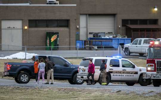 23일(현지시간) 총격 사건이 발생한 미국 켄터키 주의 마샬카운티고등학교 모습 /벤턴=AP연합뉴스