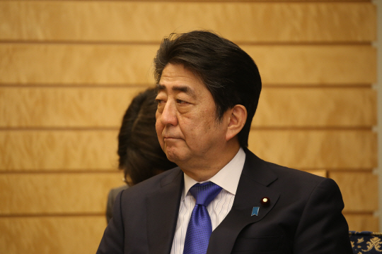 NHK 보도에 따르면 아베 신조 일본 총리가 평창동계올림픽 개회식에 참석하는 방향으로 최종 조정에 들어갔다고 전해졌다./연합뉴스