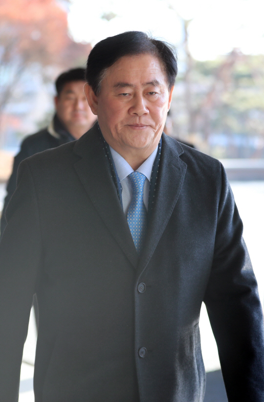 법원, '국정원 뇌물' 최경환 의원 재산동결