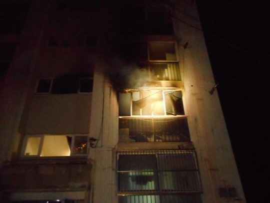 포항 아파트서 불…주민 9명 연기 흡입해 병원 이송
