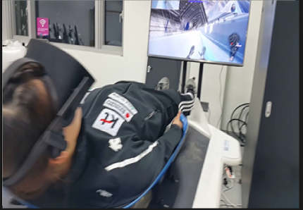 사진설명= 한국스포츠개발원에서 선수들이 봅슬레이·스켈레톤 종목에 대비해 VR 시뮬레이션 훈련을 하고 있다.  /사진제공= 한국스포츠개발원