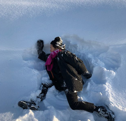 셀럽파이브 김신영, 눈밭에 파묻혀 달리기...역시 뼈그맨