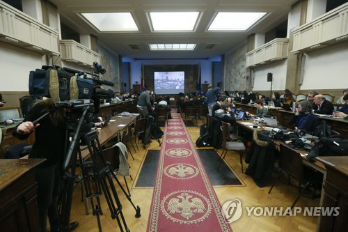 파리테러 용의자 벨기에서 첫 재판…검찰 '징역20년 구형'