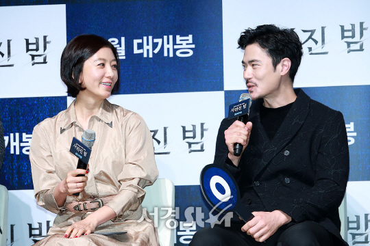 배우 김희애와 김강우가 6일 오후 서울 강남구 압구정 CGV에서 열린 영화 ‘사라진 밤’ 제작보고회에 참석했다.