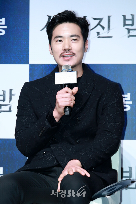 배우 김강우가 6일 오후 서울 강남구 압구정 CGV에서 열린 영화 ‘사라진 밤’ 제작보고회에 참석했다.