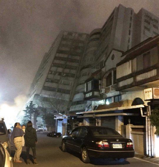 ‘대민 지진’ 심각↑ 호텔 직원 2명 사망 “남의 일 같지 않다. 죽은 사람들 안타깝네” 비상 시스템 가동