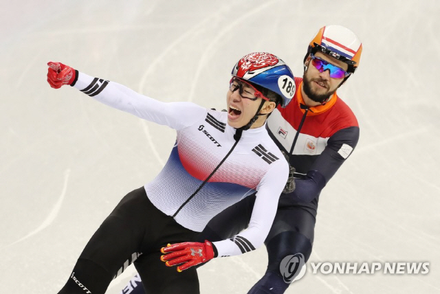 임효준, 한국에 첫 금메달 안겼다…남자 쇼트트랙 1500m 우승